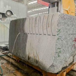 乌海 602，大花芙蓉白，绳锯加工弧形路沿石