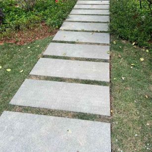 乌海 芝麻黑小区踏步、汀步石铺装效果