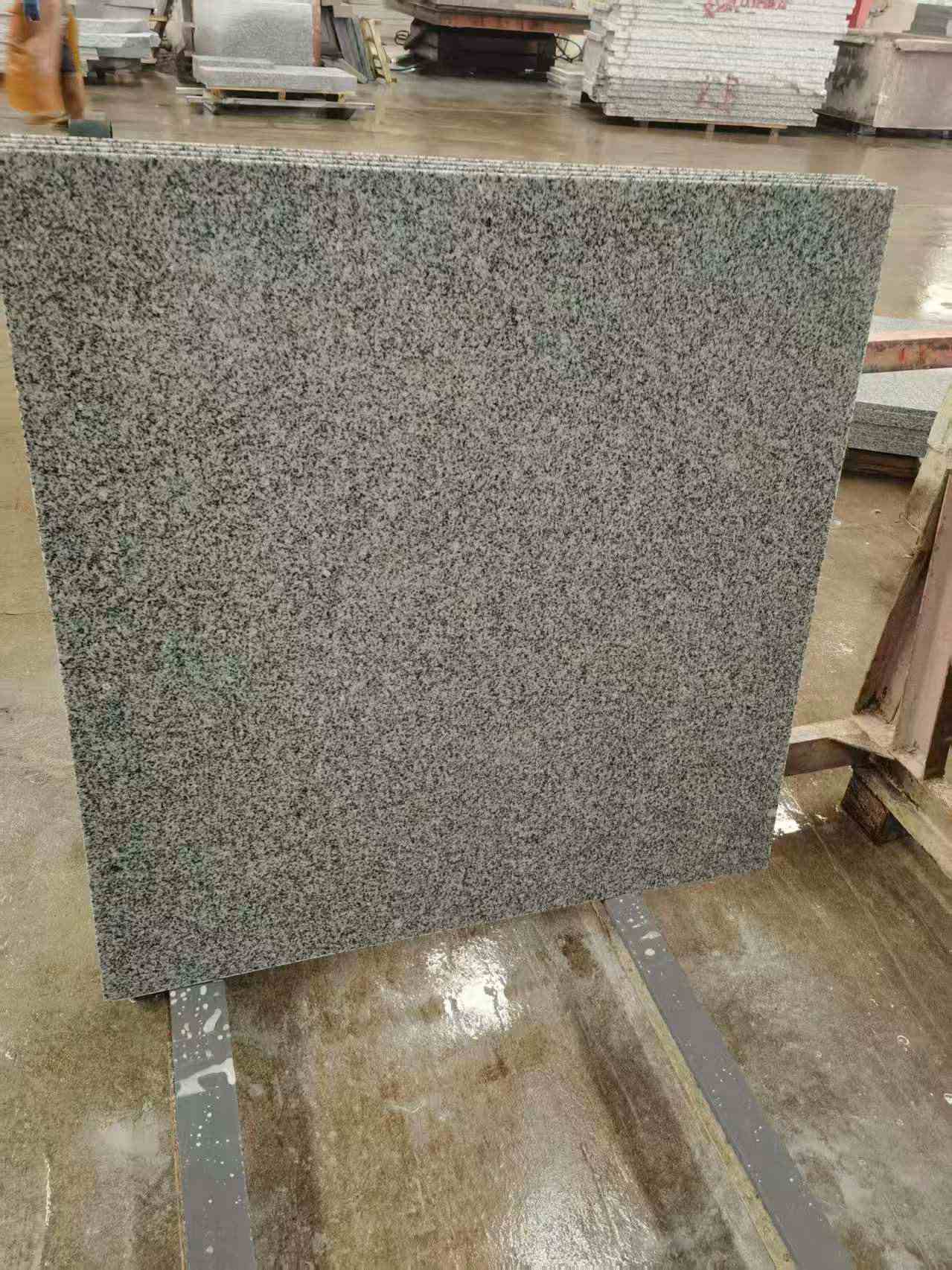 乌海 芝麻白光面900*900，高地铁标准