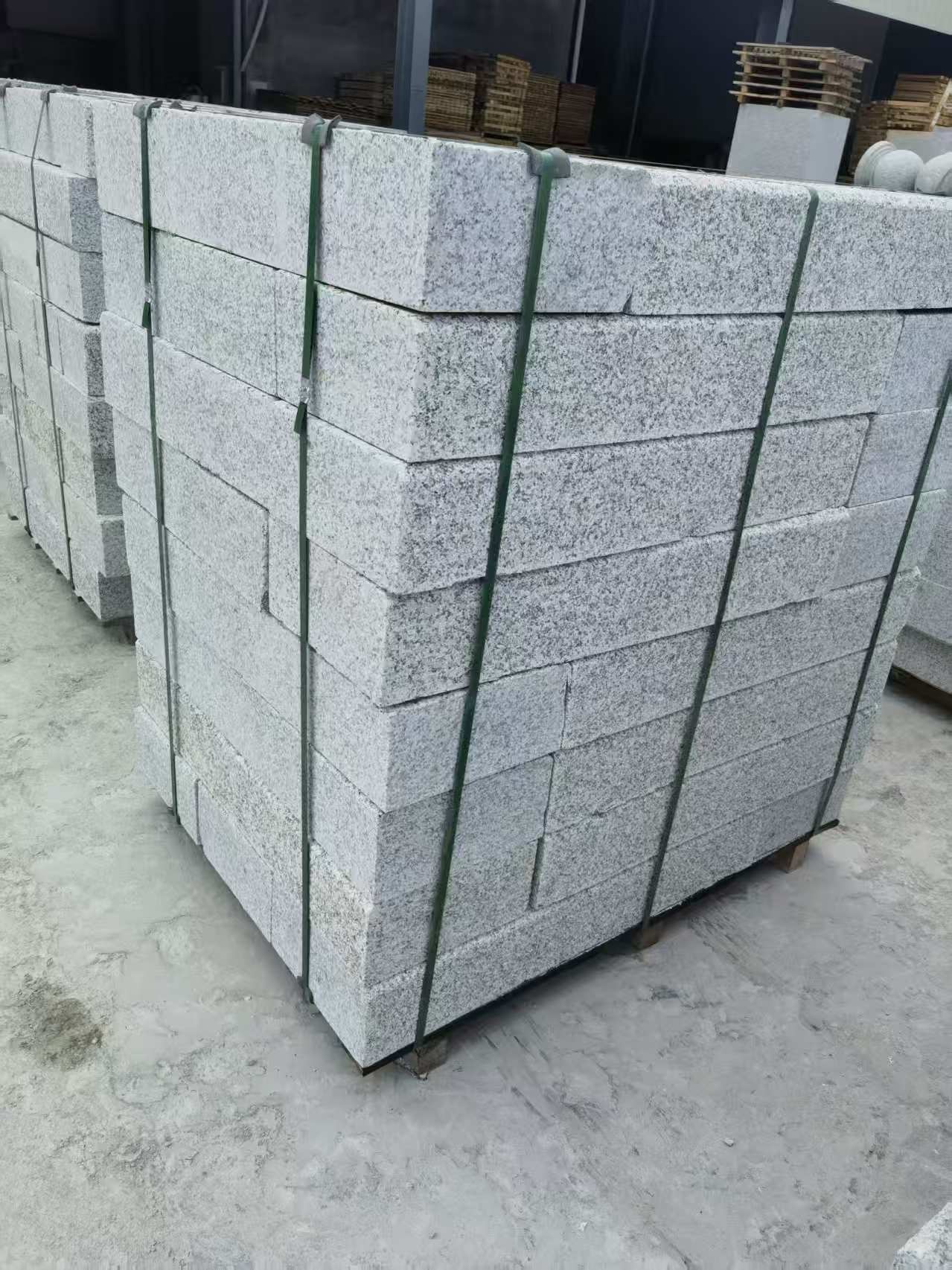 乌海 芙蓉白火烧两面路沿石