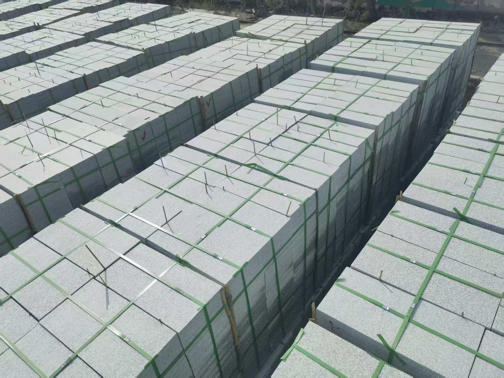 乌海 芝麻白1.8公分火烧300*600地铺，清仓大甩卖