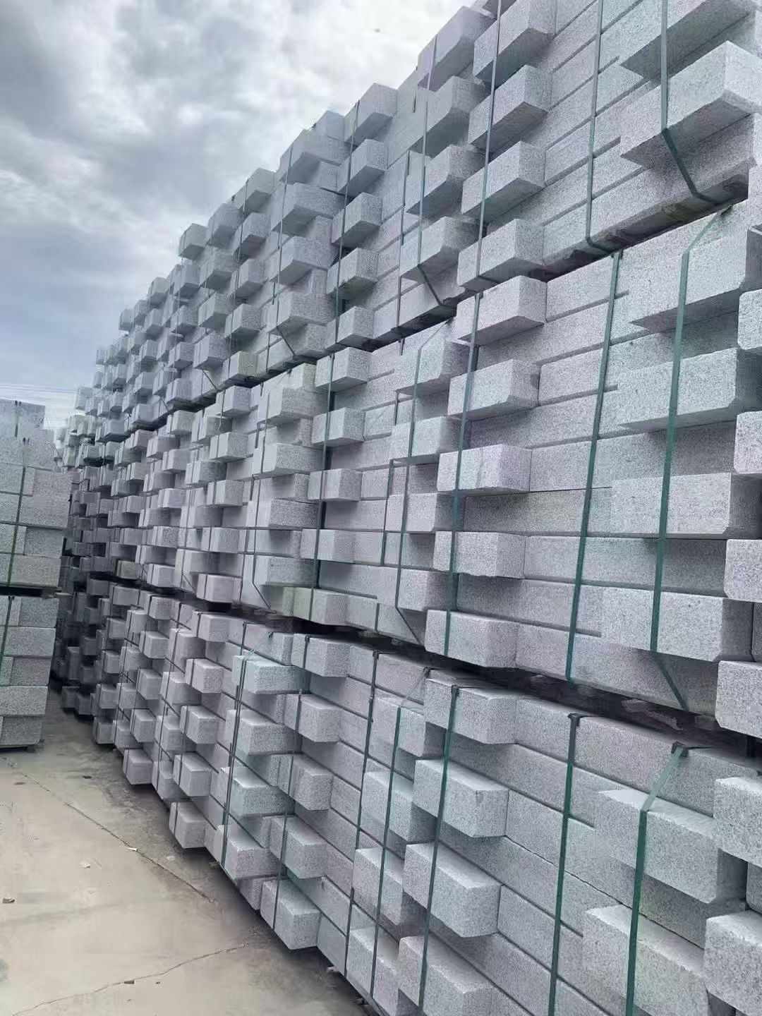 乌海 芝麻灰侧石