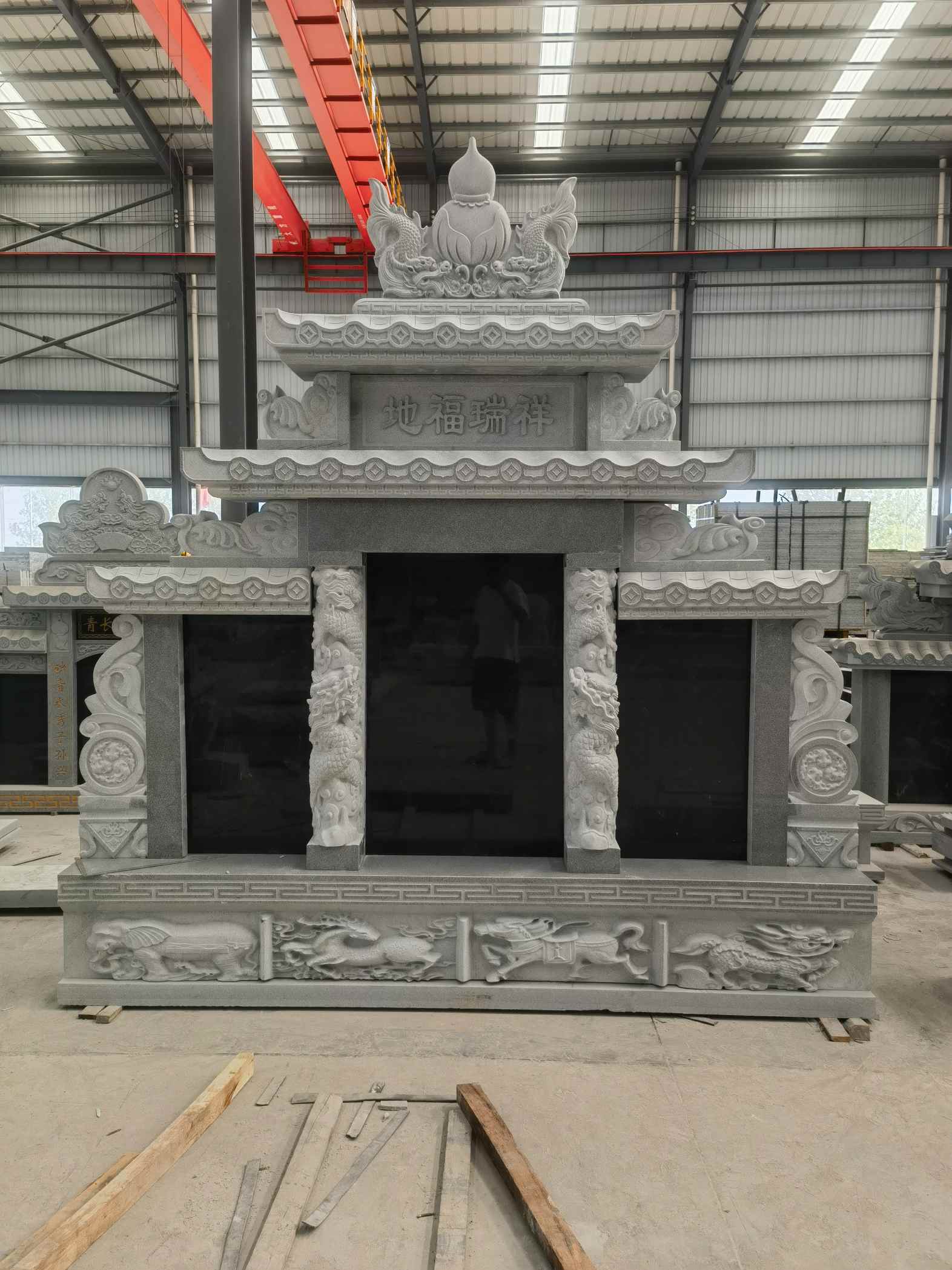 乌海 芝麻灰高档墓碑、土墓，一套也支持定做