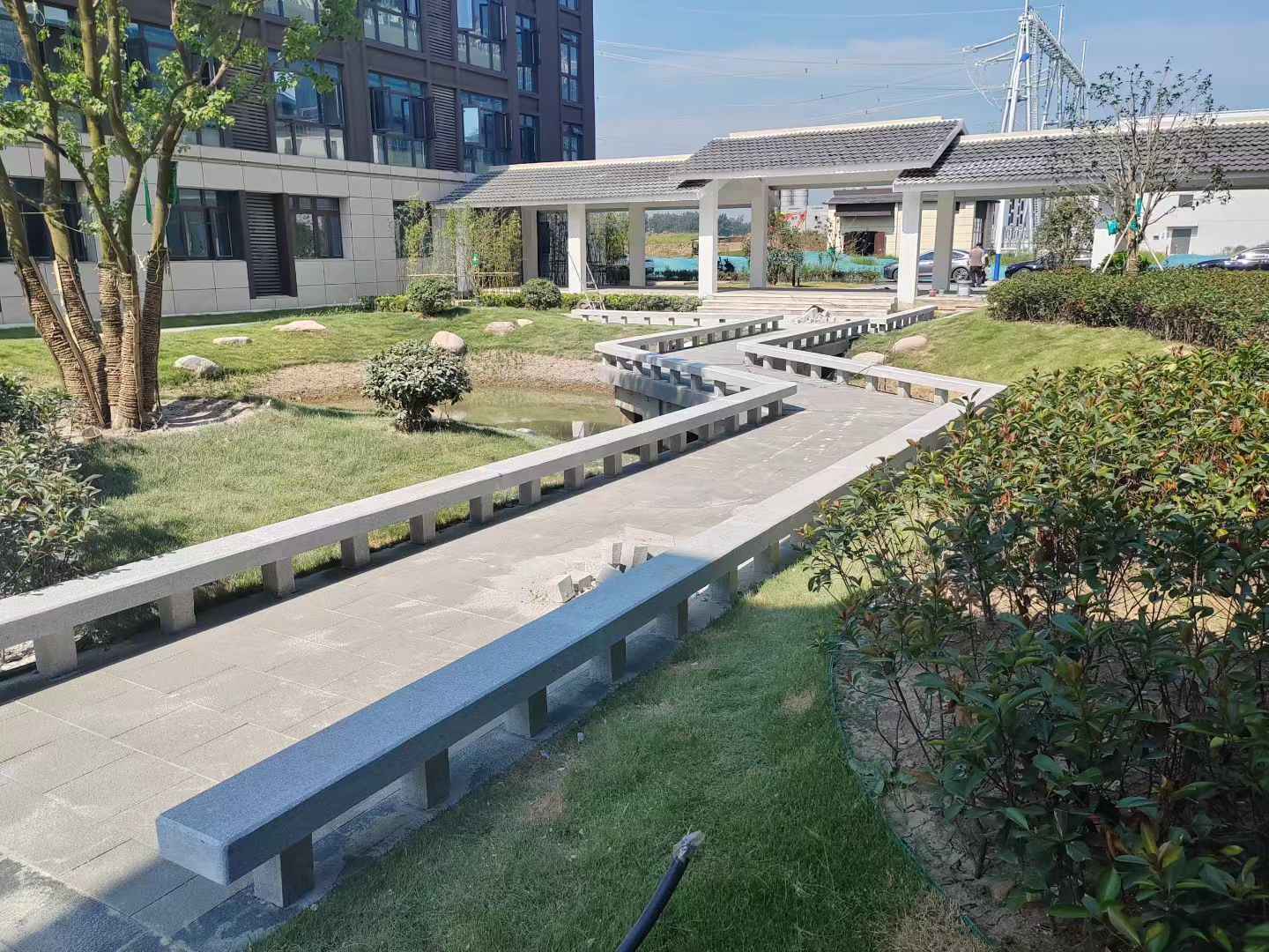 乌海 芝麻灰小区坐凳&栏杆安装效果